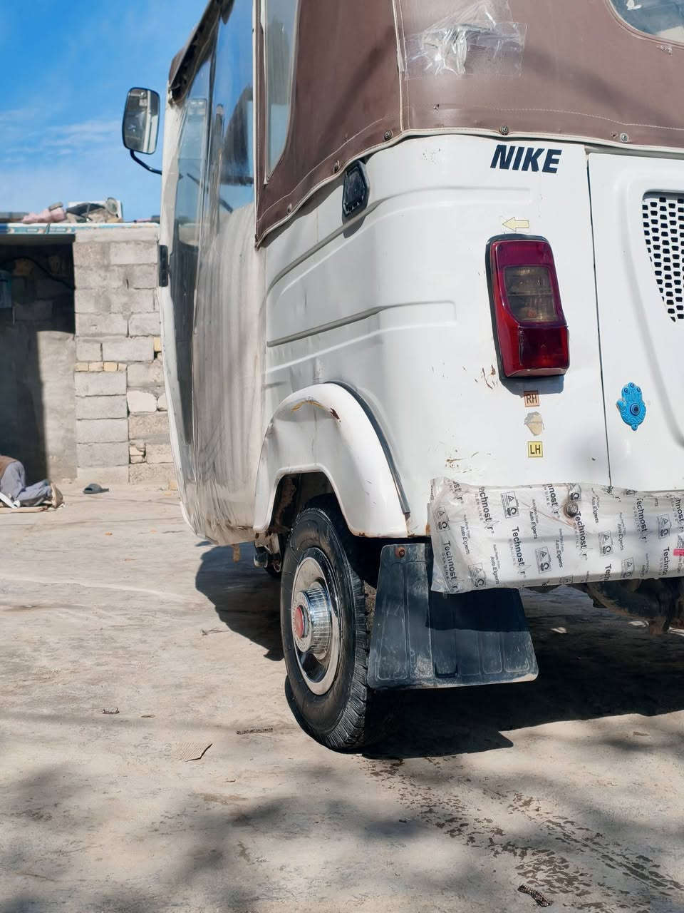 سلام عليكم ورحمة الله وبركاته  شباب  تكتك البيع  22 رقم ذي قار بيهه بس لقدين ولباقي كفاله مكينه مفتوحه شركه، شرط ولما يشتري لا يخابر وانه بلخدمه لشراي  المكان دوايه تصال انه مكلف رقم راعيهه ***********
