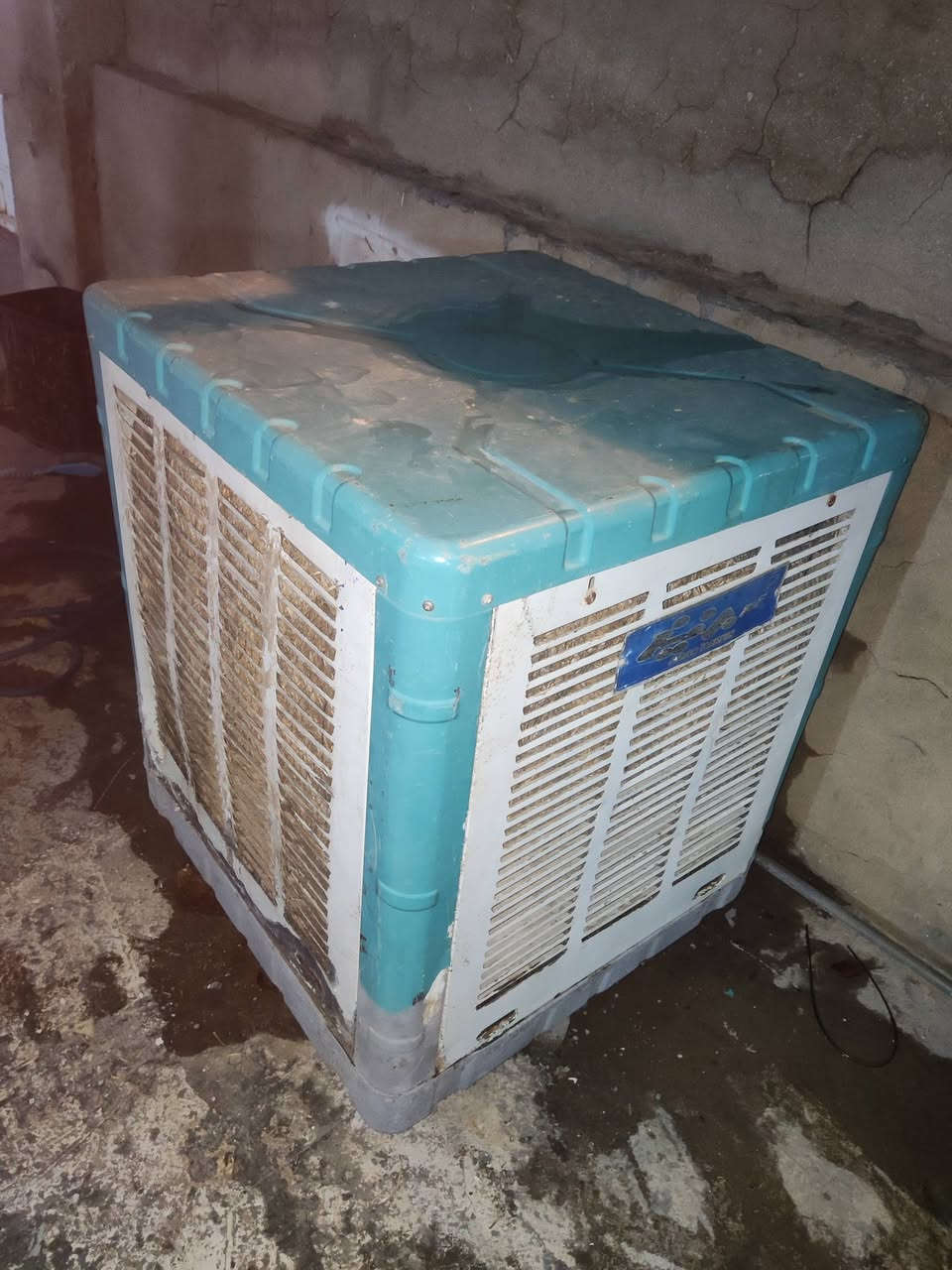 مبردة حجم ثنين ونص موطور أصلي سرعتين إيرانية سعره 60 ألف وبيه مجال
عنوانه فلوجة حي الجمهوريه 
***********
***********

