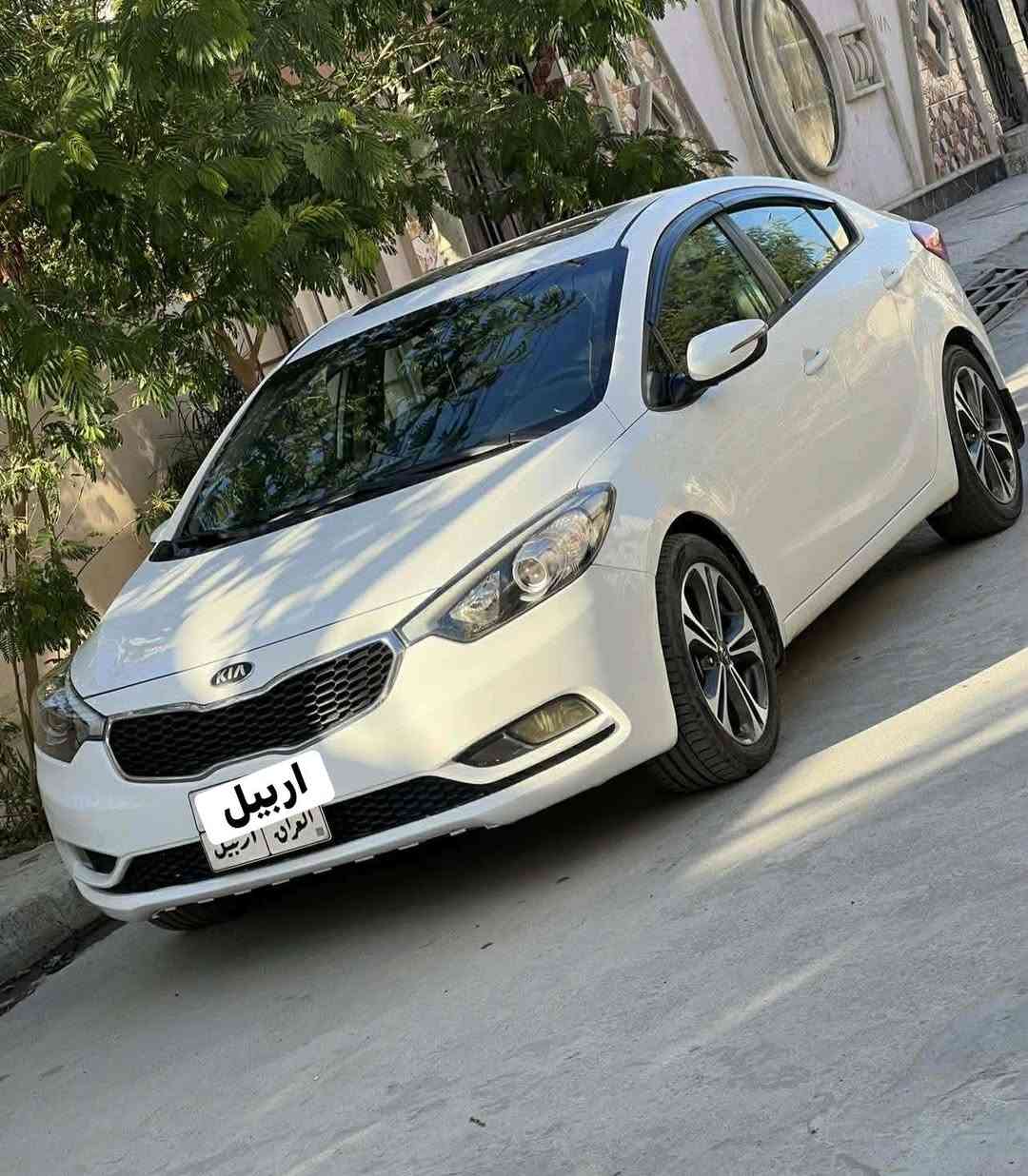 السيلام عليكم للبيع سيراتو 2014خليجي  رقم اربيل بسمي بيها نص بوند صبغ ونص باب الخلفي للاستفسار ***********
