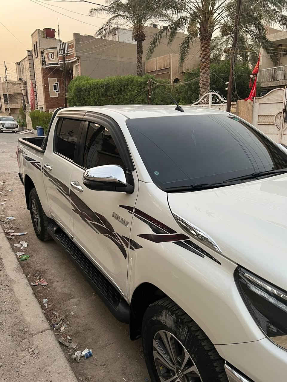 السلام عليكم للبيع بيكم تويوتا هايلوكس فور ويل سعودي  موديل ٢٠٢٢ مكفولة من الحادث بيها بارد كد شبر بالجاملغ الخلفي رقم اربيل سنوية نافذة 2028 كشنات الامامي تدفئة  تبريد السعر ٣٢٠ وبي مجال قليل حك الجية مكان السيارة بغداد البلديات الاتصال على الرقم ***********
