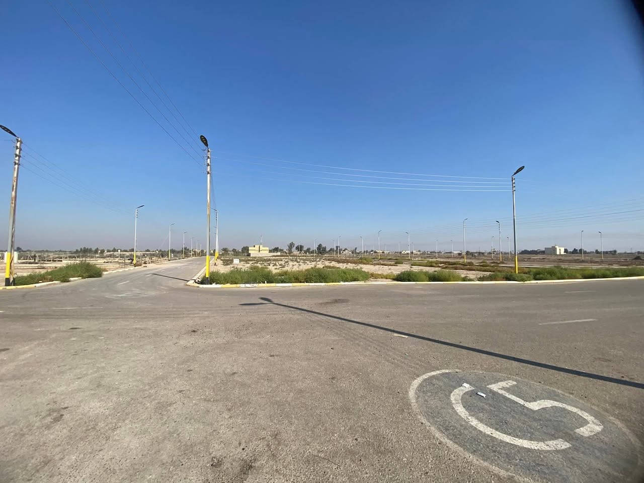 السلام عليكم
قطعه 250 متر سند 25 للبيع بمجمع الحرمين السكني طريق الدغاره متوفره كافه الخدمات كهرباء ماا تبليط شوارع عراض مجمع مرتب ***********
