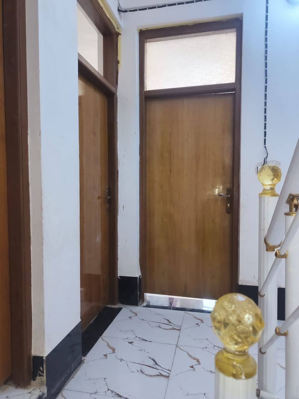 السلام عليكم 
للبيع مشتمل 100 متر بناء حديث 2024 طابقين ثلاث غرف نوم وصالة وهول مجمع صحيات داخلي ومجمع صحيات خارجية في حي الجامعة خلف شركة الرمال بمئة متر يعني ثالث شارع من خلف شركة الرمال السعر 270  قابل للتفاوض علما البيت مطلوب مبادره 70 تريد تكطعهن من السعر يضل وراك التسديد أو تنطيني كامل حتى اسدده 
الإتصال ***********
