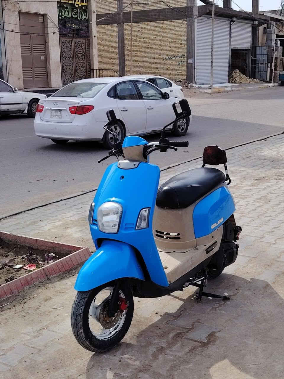 للبيع
ماكس بوليسي بوشة 49 بلاد محرك ما مفتوح شلعه ومعدل كهربائياتها كلها شغاله سلف هندر دبلاتها جدد 
مكاني كربلاء الحر السعر 675 
*********** واتساب
