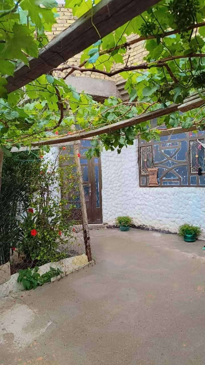 بيت للبيع طابو زراعي سند ٢٥المساحه ٢٠٠م العنوان حله مفرك عنانه سنجار يبعد عن شارع كربلاء 800 متر او شوي اكثر كامل ارضيه صب السقف صب كونكريت
متكون من غرفتين + استقبال + كلدور + مطبخ + حمامات داخلي وخارجي + غرفه في الطابق الثاني + سطح عالي
 السعر 75 وبيه مجال ***********وتساب
@إشارة
