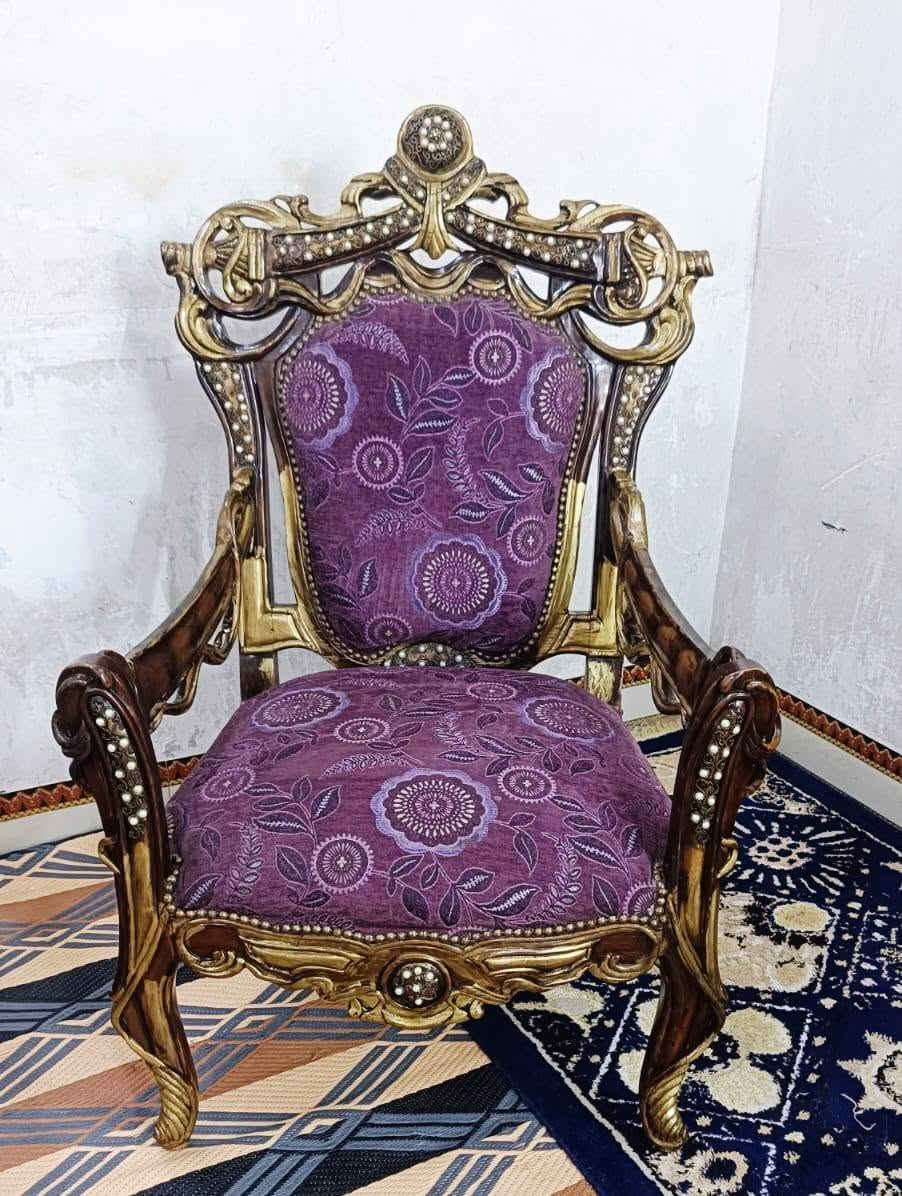 تخم زان مصري مطرز بنحاس 10 مقعد
مع طبلات بدون اي ضرر نظافه 100%
سعره  475 وبي مجال مكان 
البياع تواصل على الرقم واتساب
 ***********
