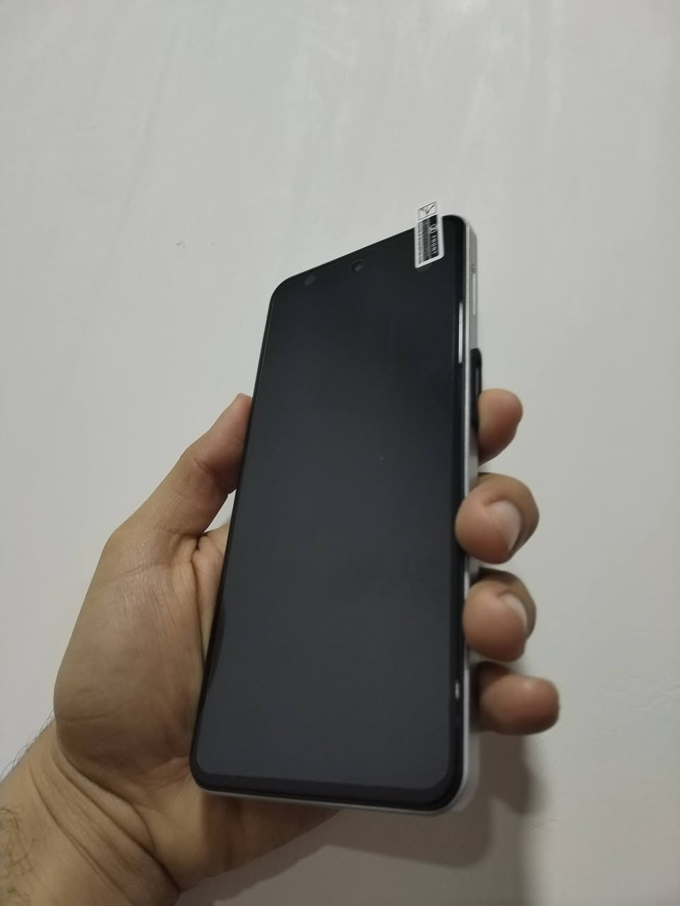 موبايل شبيه تكنو كامون 40 برو يعني كوبي بس بنفس الشكل والمواصفات نظام اندرويد ينزل كل شي يشغل ببجي ذاكرته 256 كامل ملحقات شاحنه وگفر شفاف وسماعات ولزگة شاشه هذا مثله الاصلي ينباع 225 اني ابيعه 135 وبي مجال  وتوصيل مجاني جميع المحافضات للتواصل مراسلة الصفحه او على الواتساب ***********
