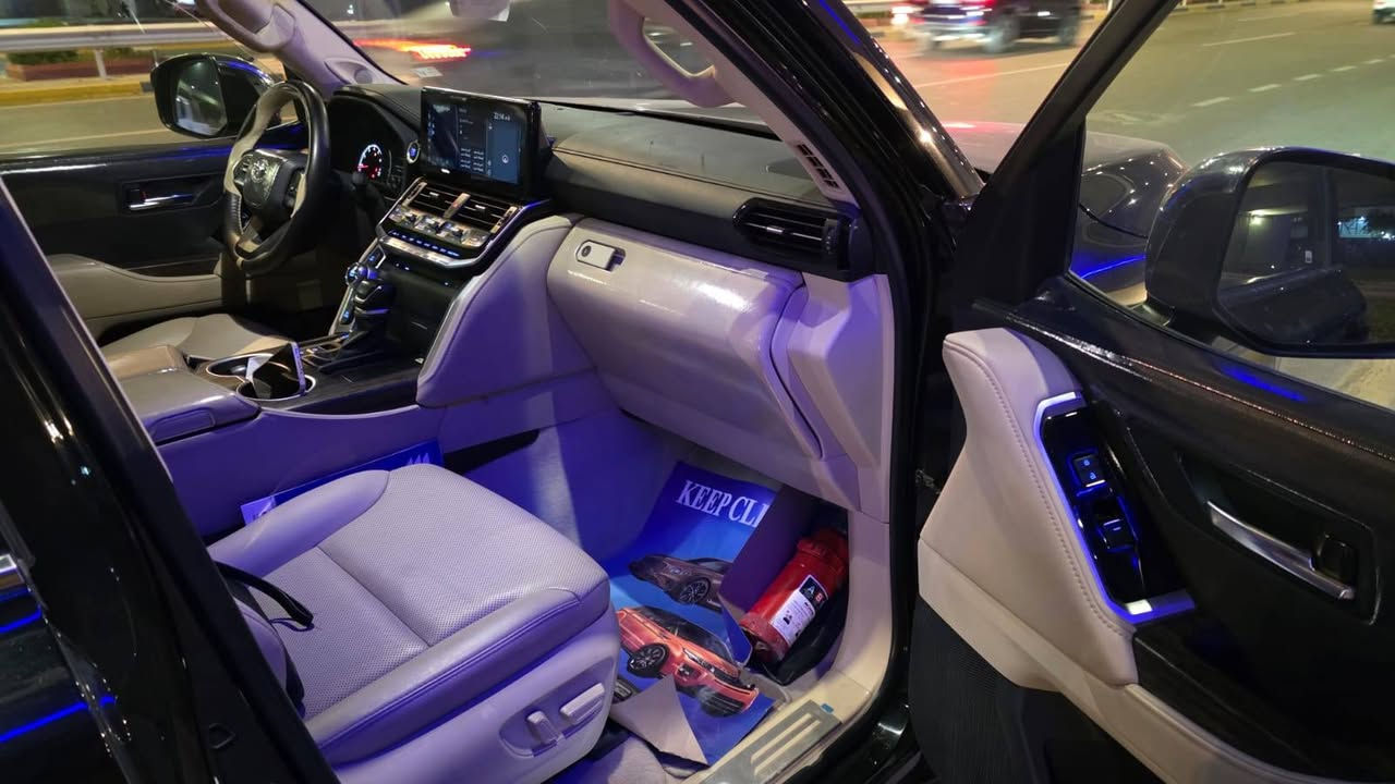 موجود لاندكروز أسود VX بريم موديل2023 فول مواصفات 4 كاميرات رادارات كشنات كهرباء أمامي مغلفه bbf رقم بغداد سياره جديده سعرها 720

الشراي يصل ويدلل ***********
