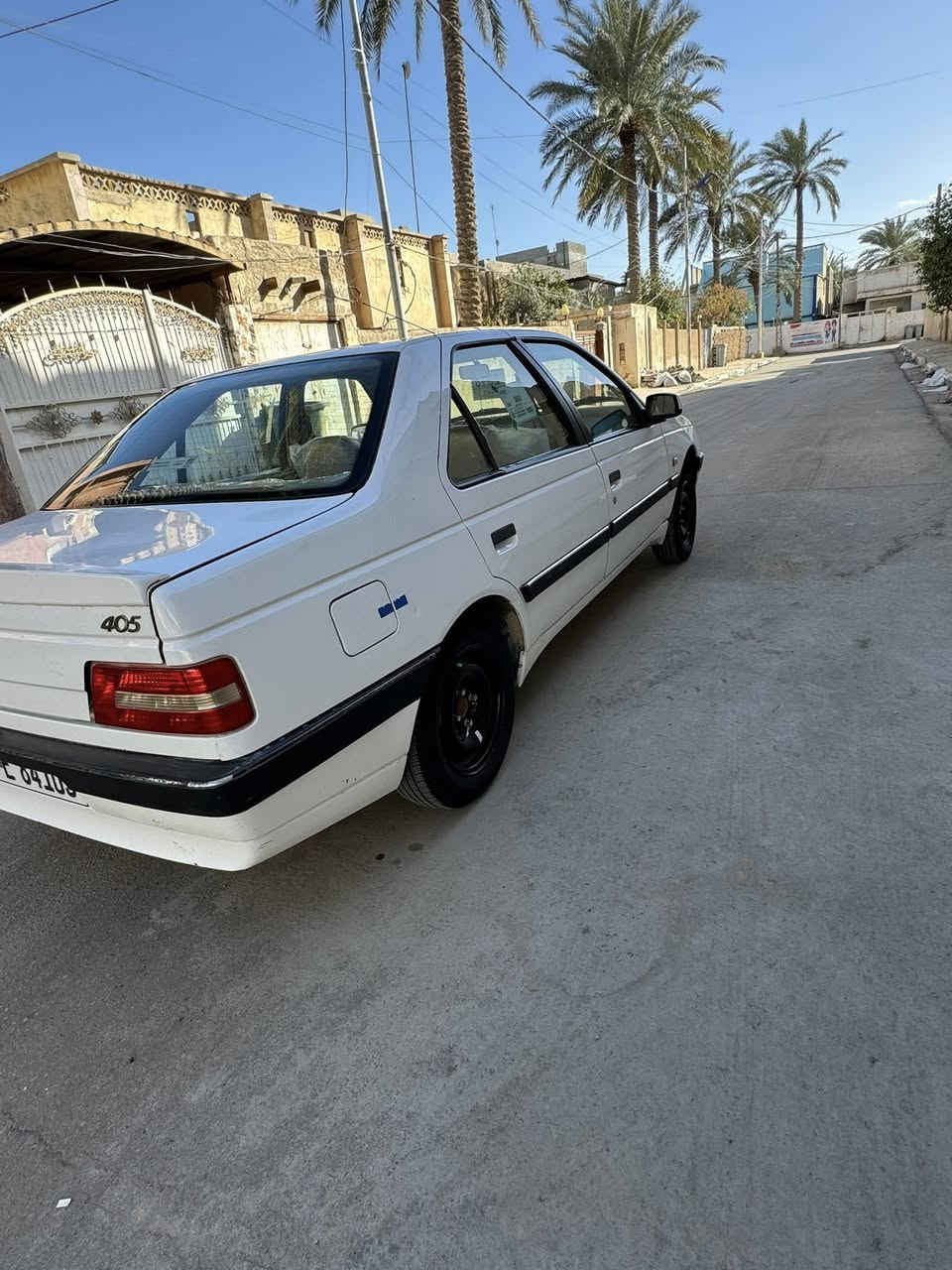 سلام عليكم بيجو اكد موديل 2013السياره كفاله عامه لادوسه ولا داير معمر بيه  عل بلاد كله مكينه فرنسي قطره بنص كير تخم تاير تبريد حداديه خير من الله سياره (السعر  44     بيه مجال لطيبين  مكان السياره  كربلاء طوريج   ***********
