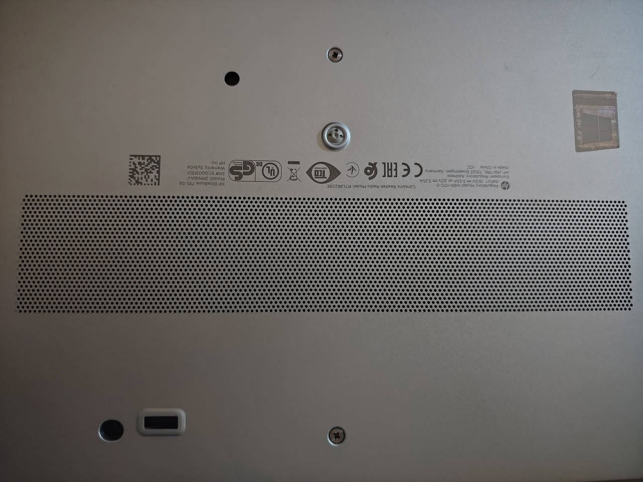 للبيع HP EliteBook 755 G5
معالج  pro AMD Ryzen7  2700U
رام  16 - DDR4 
 هارد  256GB - SSD
كرت شاشةvega10
شاشة 140HZ
سعر 400 الف


**إذا كنت صاحب هذا الإعلان وتريد حذفه لأي سبب، رجاءا أرسل رسالة إلى الدعم الفني**