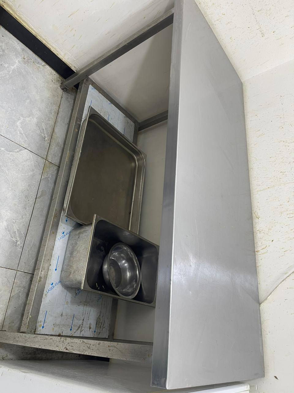 غراض مطعم للبيع
***********
