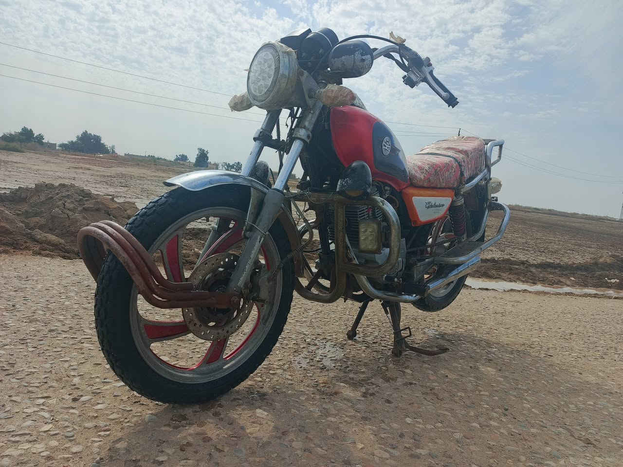 دراجه 2016 شغاله محرك نضيف كلش كهربائيات كلها شغالهب500 وبيها مجال ***********
