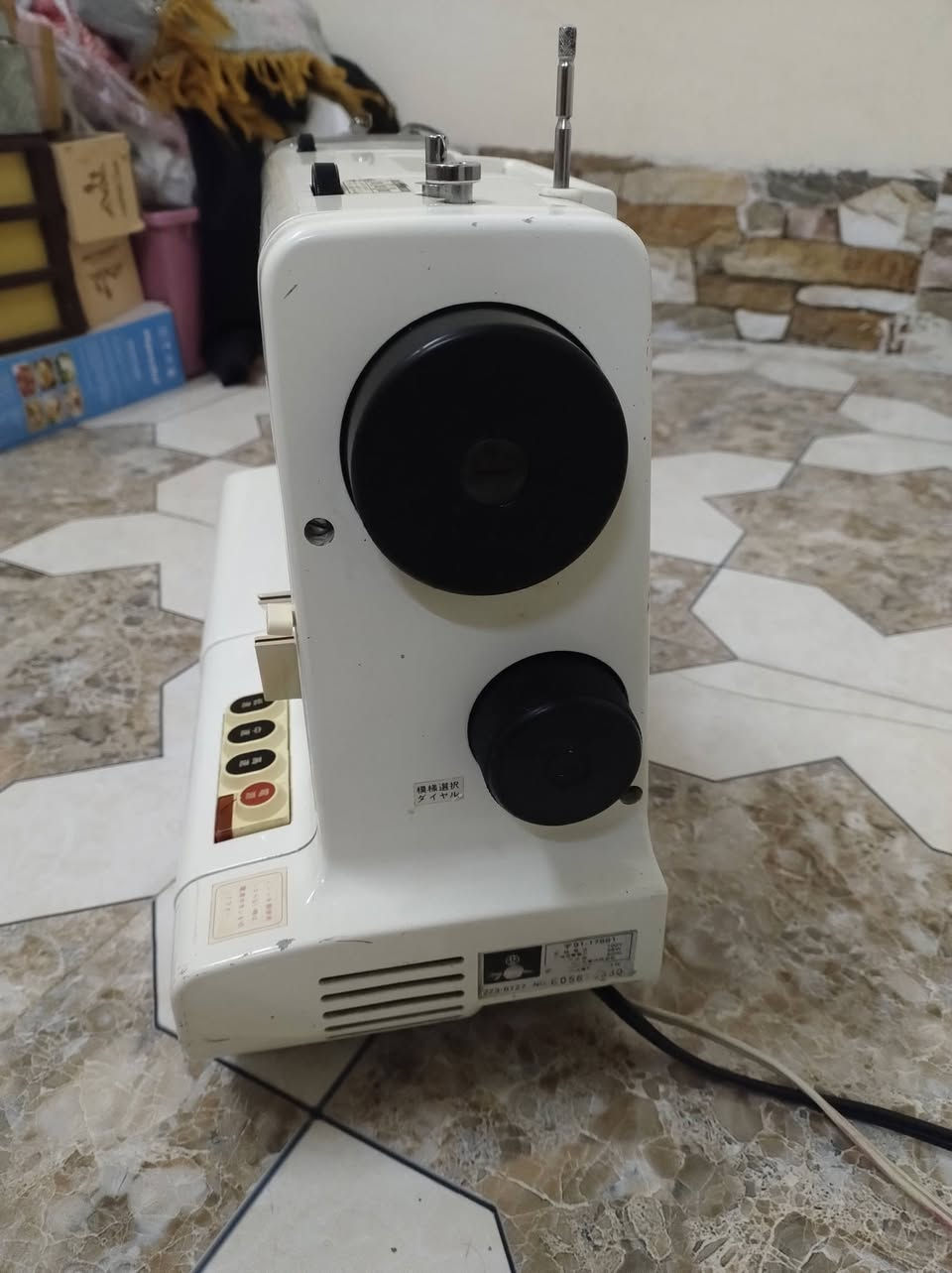 مكينة برذر نظيفة للبيع بدون محولة محورة دواسة صوتها ناعم حيل ب60
***********
