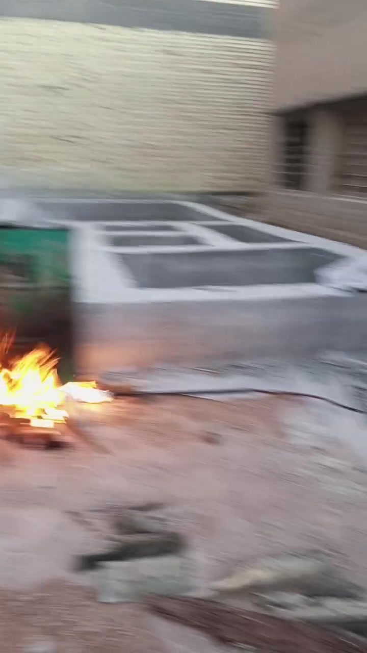 جزء من اعمالنه اليوم تزفيت رباط مستعدون الكافة الاعمال تفليش تكشير البيوت تدخيل وفرش سبيس وحدل وقلع ارضيات من الكاشي تزفيت الارباطات صب باتلو لنتن الاتصال على الرقم ***********
