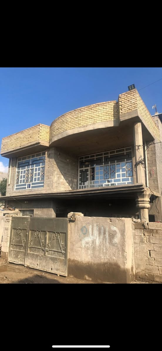 سلام عليكم
دار للبيع مساحه 135 لوجهه10 نزال 13 ونص 
بيت اساس حجر و نضيف من لداخل و حلو  
سند 25 مفوض للطلبو 
لسعر 110وبي مجال 
للاستفسار ***********
مكان ابو غريب شهداء 
تحياتي لكم وللجميع🫶🏼❤️
