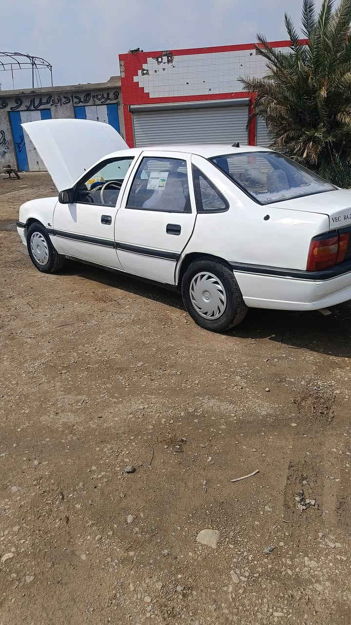 السلام عليكم 
للبيع
📌اوبل فكترا موديل 1995
📌لون ابيض
📌محرك 20 كير  اوتامتيك محرك شرط الفحص 
📌سنويه وهزه جديده ل2030 بسمي تحويل ثاني يوم رقم اربيل دولي 
📌صدر امامي خلفي جديد
📌تخم تاير جديد
باتري جديد 
📌السعر فقط 40وبيها مجال حگ الجيه
📍للاستفسار ***********
