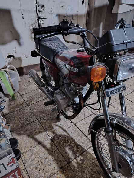 السلام عليكم دراجه يراني مال يران نوع شهاب خمسه كير سلف كله شغاله دراجه حجم مكينه ٢٠٠ بدون أوراق مكاني بل عماره حي الحسين القديم
هاتف ***********
السعر ٧٠٠ وبيه مجال
