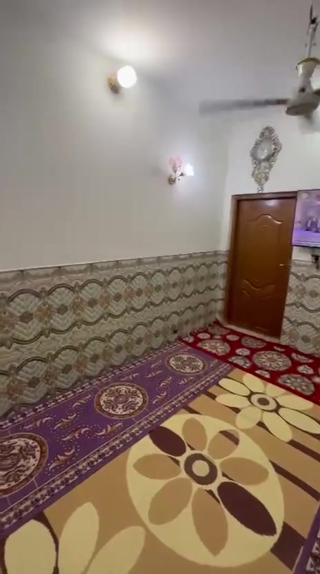 دار للبيع حي النداء منطقه ال58 قريب عله الشارع الكفيل التبليط جدا 100متربناء جديد طابوك النهروان صب مركزي 
طابقين 
الطابق الثاني سويتين يعني غرفتين وصاله ومطبخ عدد 2وصحيات عدد 2 للاستفسار الاتصال على الرقم ***********

