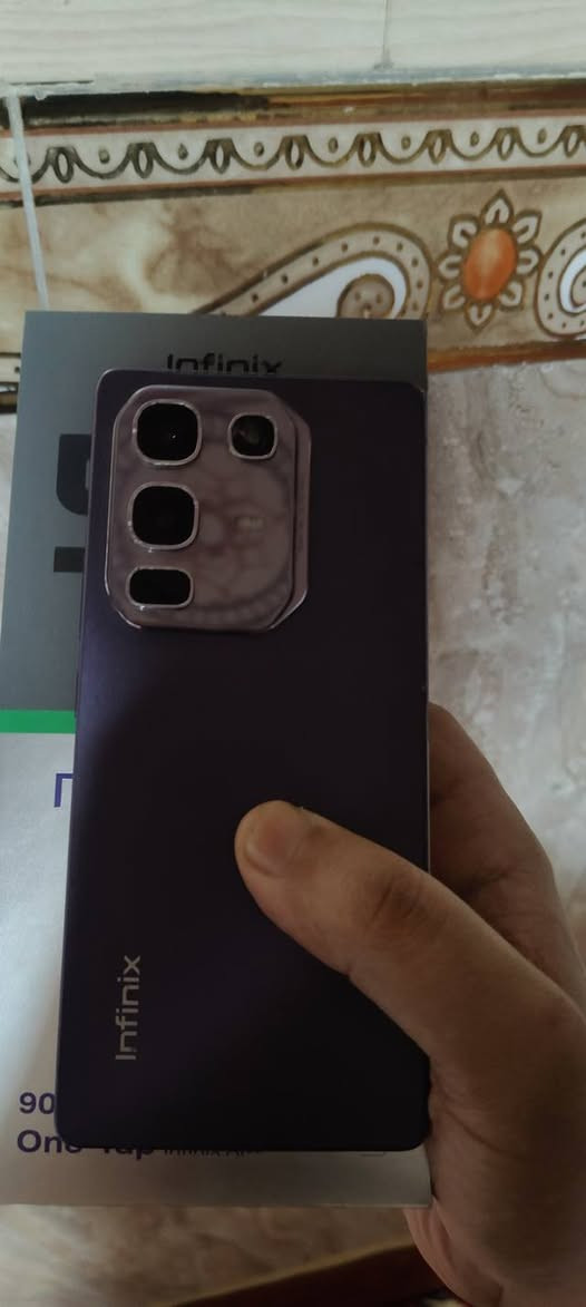 جهاز انفينكس نوت 50 برو فايف جي ذاكرة 256 الرام 16 جهاز اخذته جديد وياه كارتون فقط وكع مني وصار بيه خط بالشاشة بس تلمس شغاله ابيعه هيج جوه سعره يشغل 90 فريم بالبوبجي بصمتين أصبع مدمجة بالشاشة ووجه بطارية قوية بالشحن مواصفاته قوية ومعروفة للبيع فقط السعر 120 مكاني نجف الشراي يتفضل خاص فقط مارد على التعاليق


**إذا كنت صاحب هذا الإعلان وتريد حذفه لأي سبب، رجاءا أرسل رسالة إلى الدعم الفني**