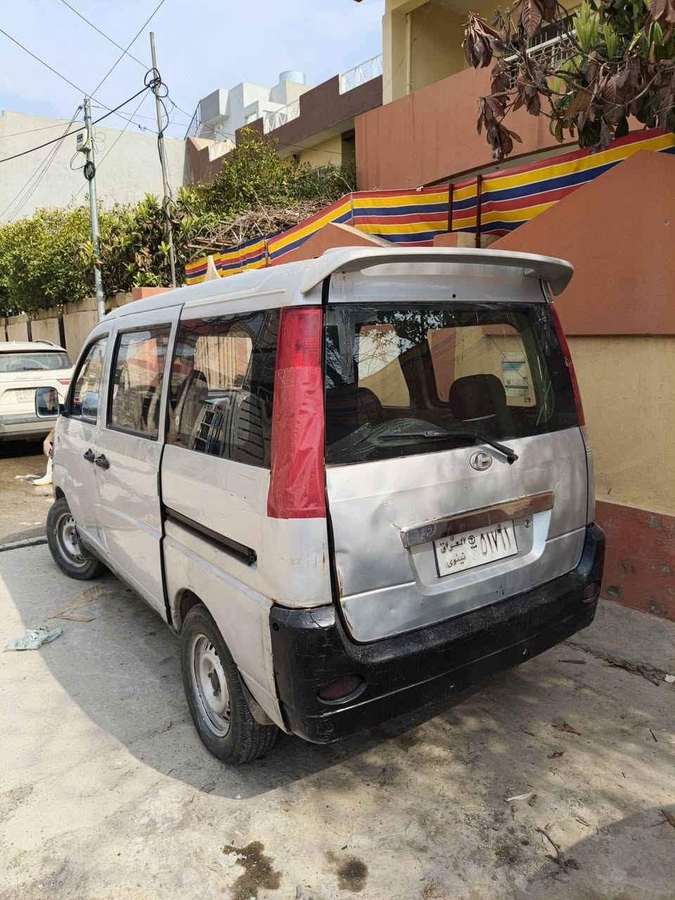 سيارة شانكهاي صيني 7 راكب رقم خصوصي نينوى صدامي سنوية 2019 مكينة نظيفة كير نظيف طخم تاير جديد وكل الكهربائيات شغالة مابيها اي نقص موديل 2006 شرط التحويل بدون وكالة السعر 25 ورقة للاتصال : ***********
