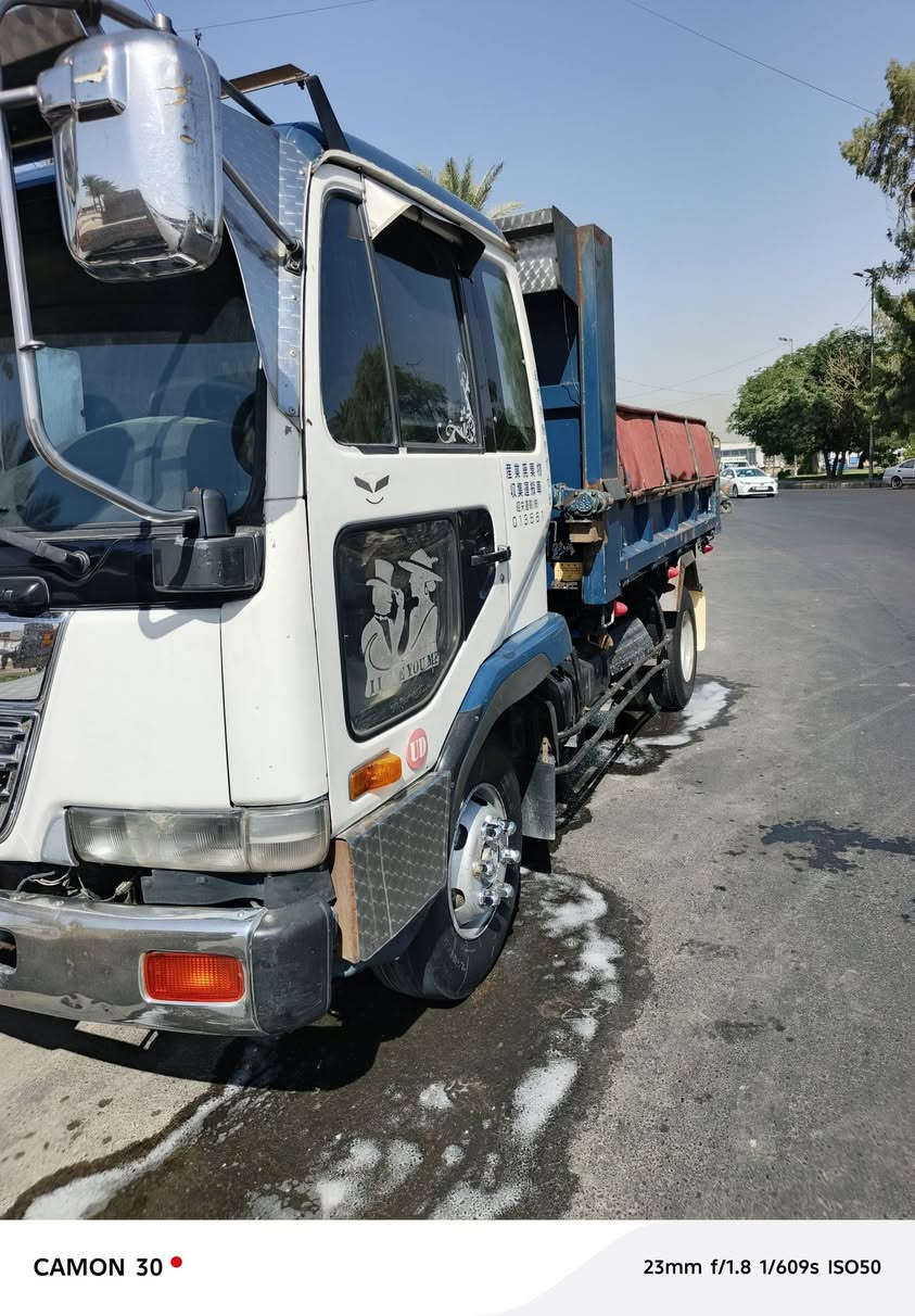 سلام عليكم
للبيع نيسان بومة قلاب بلادي 
موديل ٢٠٠٢ أصل تحويل مباشر 
رقم بغداد 
حمولة ٢طن 
تخم تاير جوبلس نص عمر 
محرك ٢٤ ولف بلادي بي تبخير 
شاصي مكفول 
بريك كلة جديد فرندكسن شيطان هسه شادة مال كصه كهربائيات كلها شغالة سيارة حلوة وجاهزة 
مكاني بغداد مدينة الصدر للاستفسار ***********
