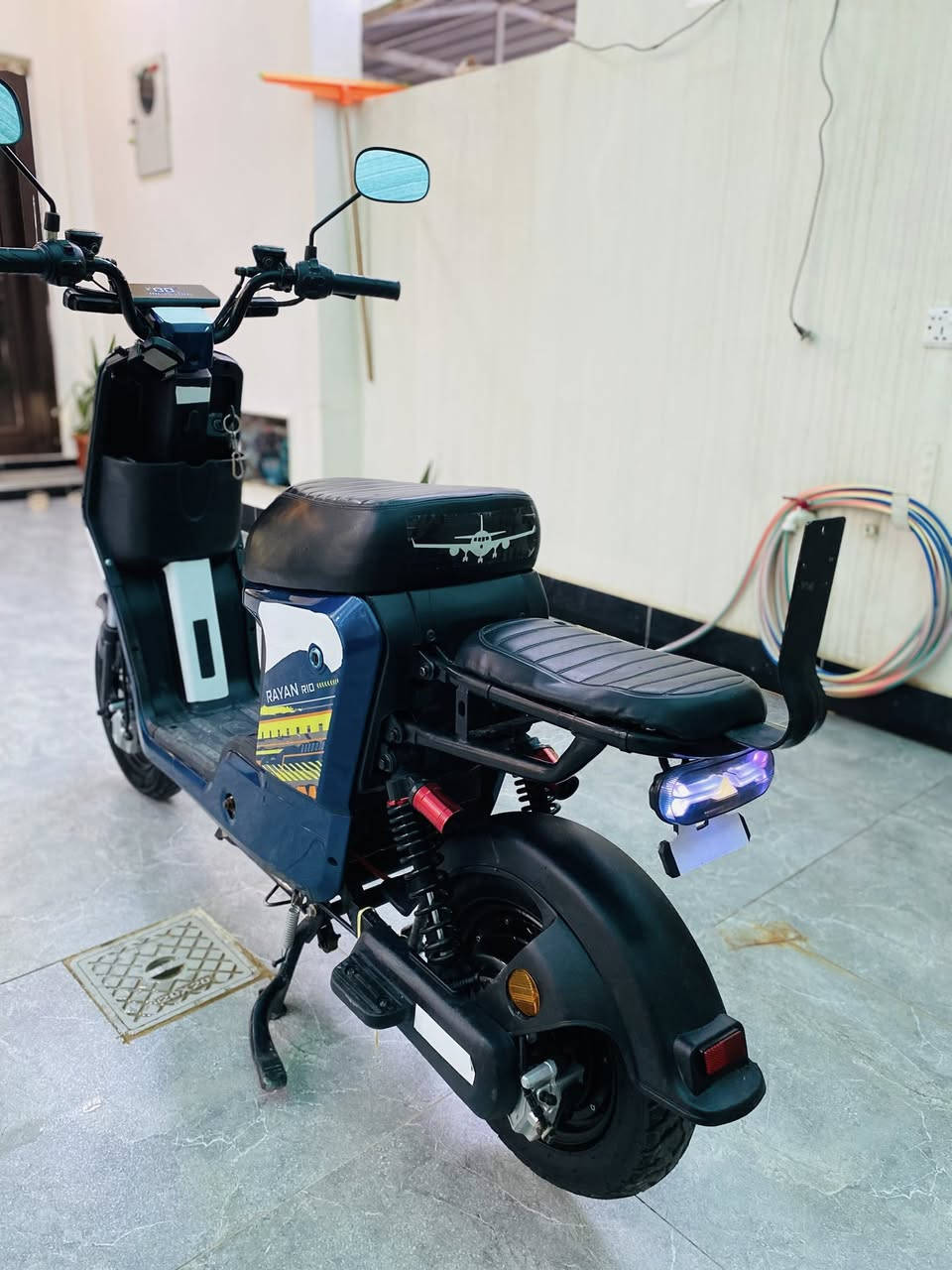 ‏سلام عليكم للبيع دراجة R10   نظيف ما أبي اي عيب اتصل ***********
