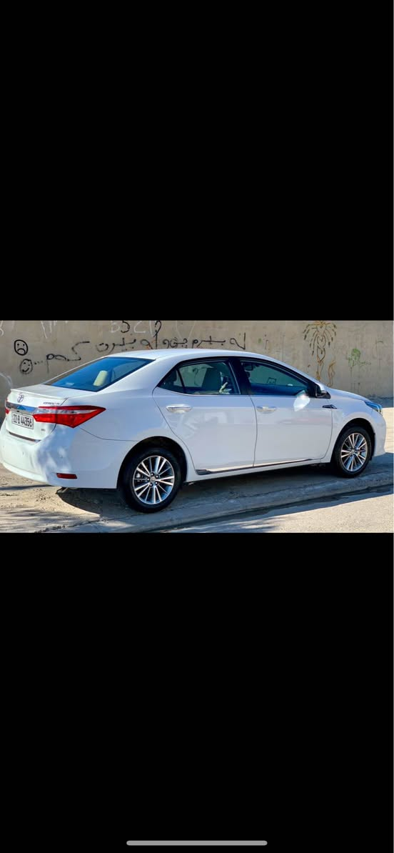 Toyota corolla modil 2015
بيكاشؤ مه كينه 20
١٢٢هه زارى كيلؤمه تر رؤيه 
هه موو گيانى له سه ر بيلاديه 
سه نه وى هه هه زى نويه 
سه ياركه يه ك هه زار مسرف نيه 
ته نا دوو جيكاى بجووكى سوخه له سه ر شخوت دوو دارگاى لاى سه كنى له سه ر شخوت سبووخه ما باقى هيج هيج نيه ده عام لؤ ده عامىى بيلا ديه 
*********** 
 ١٣٧سعرى أربيل, العراق
