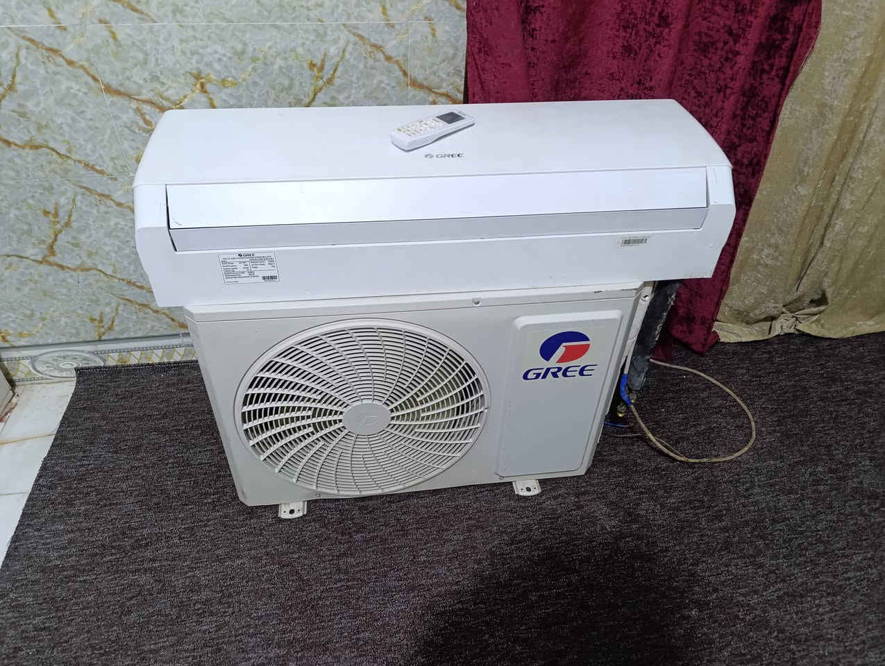 سبلت كري نضيف 
طن او نص 
مشتغل موسمين
غاز 410
السعر 350 بي مجال كلش قليل حك جيه 
***********
