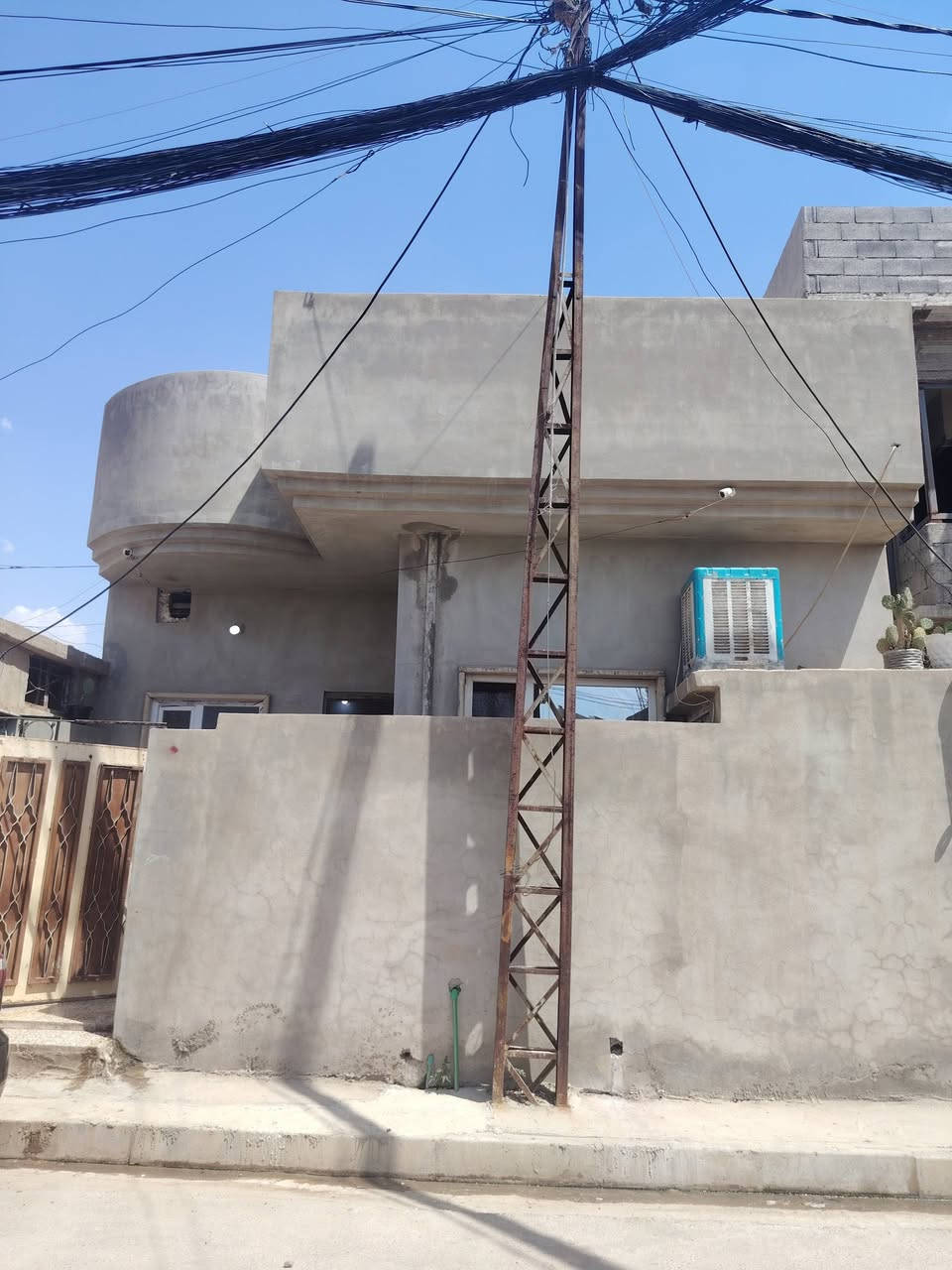 بيت للبيع✅ موصل حي🏠 🏠 المهندسين شارع 60 خلف اسواق الخضراء المساحه👉 60 متر 👉 واقع حال 90 متر بيت مربع 👉
يتكون📍 الدار من🏠 غرفة النوم وهول واستقبال ومطبخ📍📍 ومشتملات السعر 45 وبي مجال 
🗒️سند طابوالزهور شرط التحويل
الاستفسار مكتب 🏢 ابو صفوان العقار الاتصال على ارقام👉👉 التاليه✅✅✅✅✅✅✅✅ 
*********** وتساب☎️ 
*********** وتساب☎️
