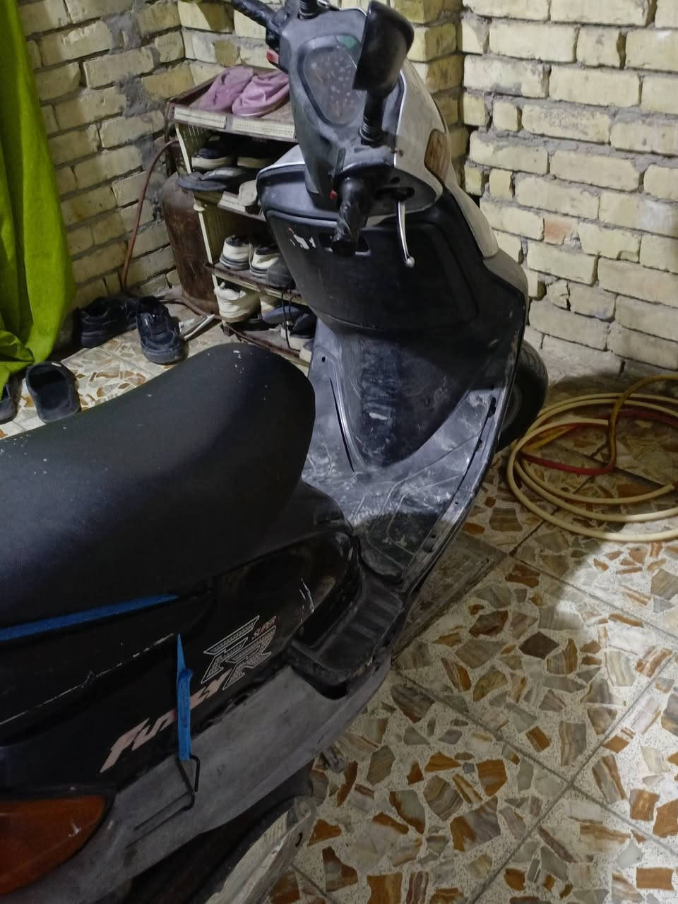 السلام عليكم دراجه فضاءي ياباني للبيع محرك ما مفتوح بس الكفرات تجاريه السعر 500 وبيها مجال للطيبين المكان بغداد مدينة الصدر *********** واتساب
