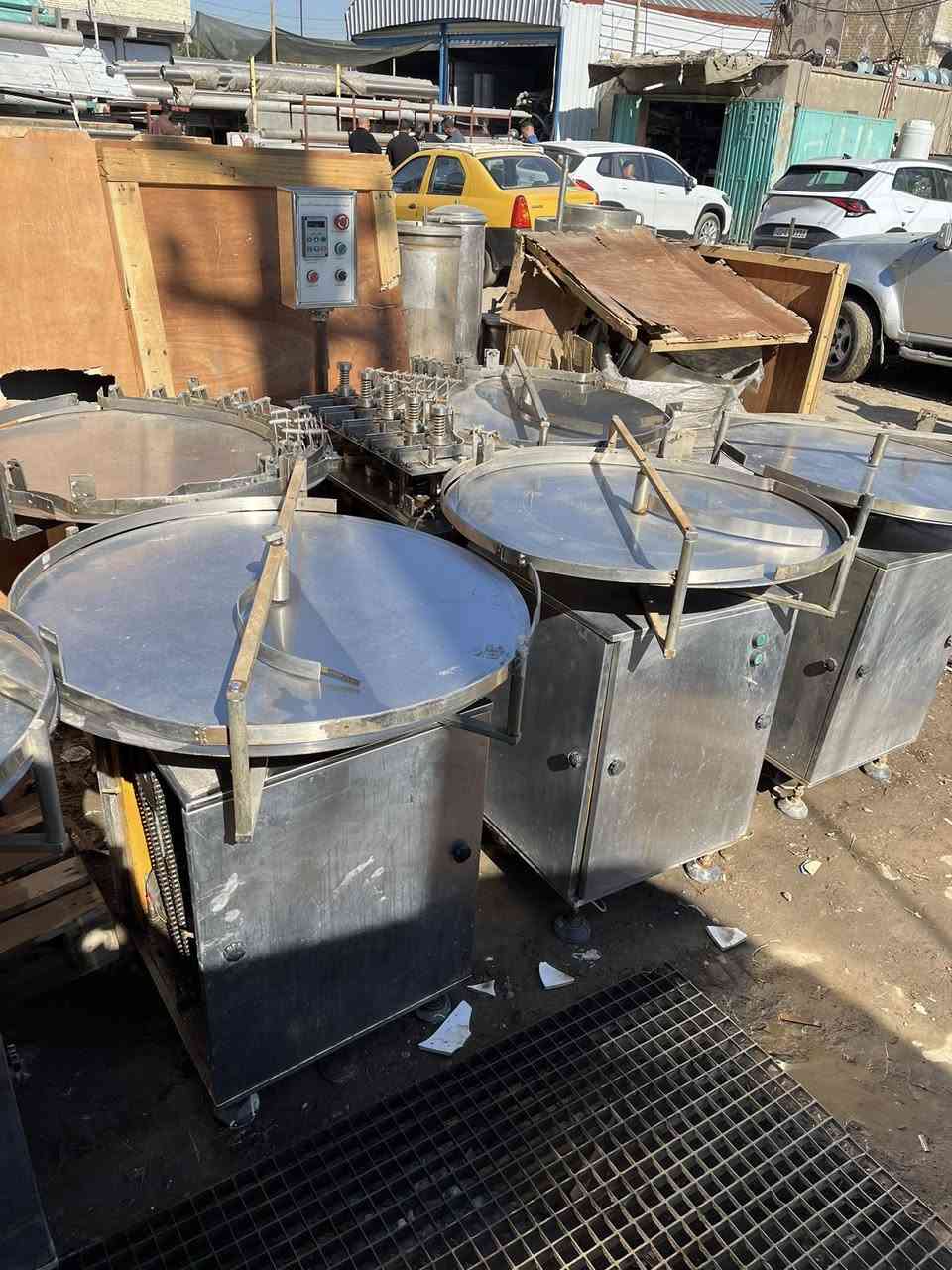 السلام عليكم.. للبيع وجبة طاولات تجميع وتوجيه عبوات (صواني دوارة) ستانلس ستيل.
المعدات بحالة جيدة جداً ونظيفة، ومثالية لأصحاب معمل (أغذية، تعبئة مياه، منظفات، أو أدوية).
المواصفات: ستانلس ستيل بالكامل (درجة أولى). محركات مزودة بـ (Gearbox)
***********
***********
