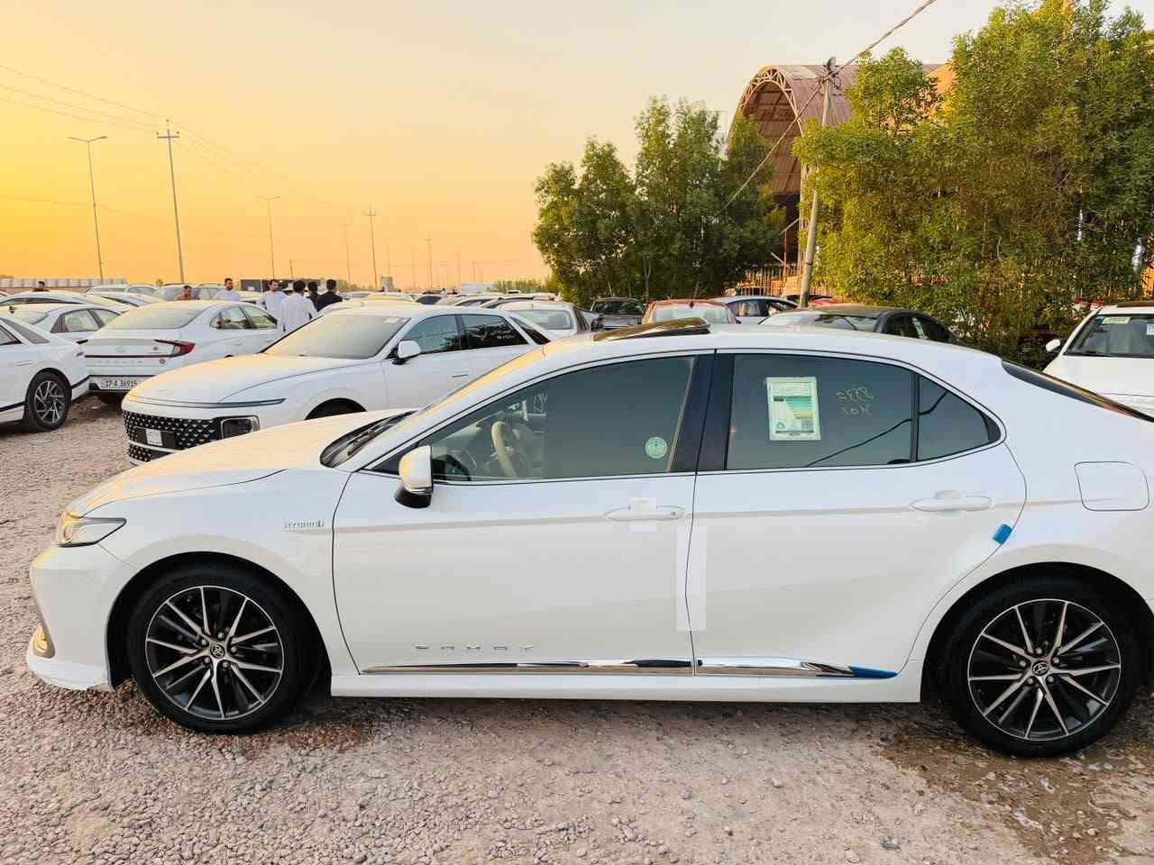 السلام عليكم كامري 2024 خليجي وكاله عبداللطيف فول مواصفات هايبرد ماشيه 76 الف بيه فقط بارد اصبعين موضح بل سونار وشرط لاتبديل ولا صبغ رقم بغداد ثاني يوم مداور بسمك  السعر 230.  مكاني رميثه.    ***********.
