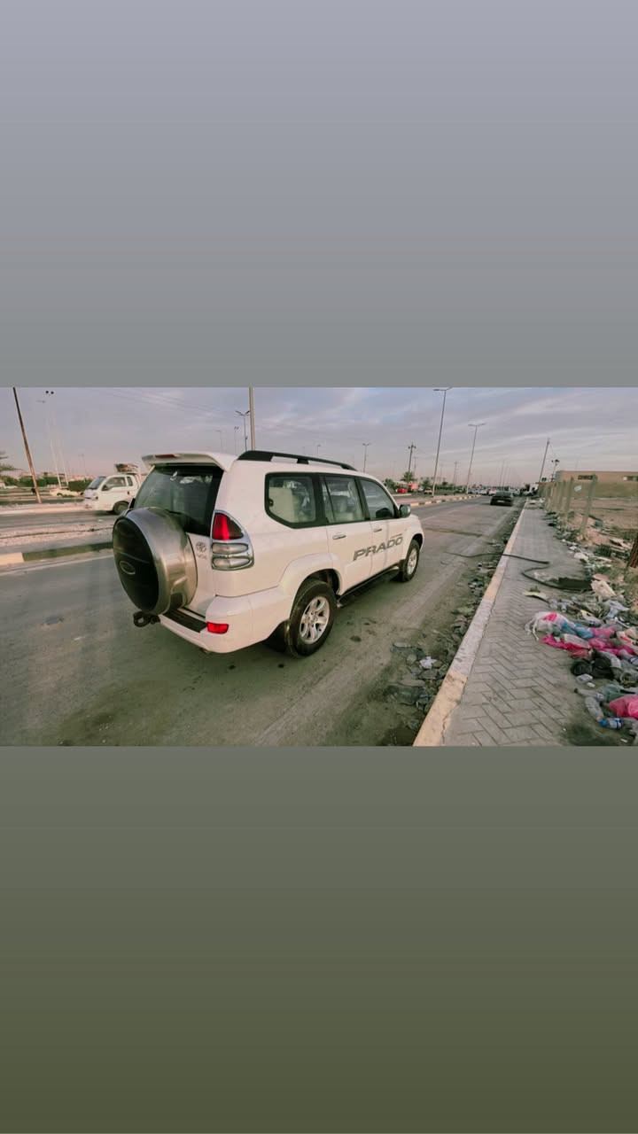 السلام عليكم برادو موديل 2009 كفاله عامه فول مواصفات ما عدا فتحه السياره على وضع الشركه مكينه 6 سلندر 4000 السعر18500 ونص وقابله للتفاوض 
رقم هاتف ***********
