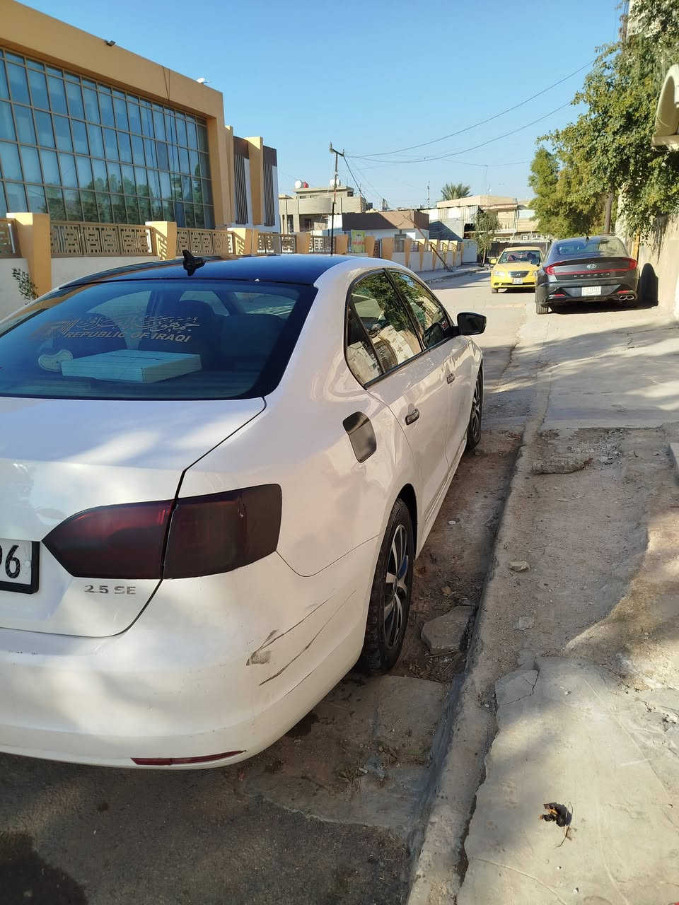 السلام عليكم
جيتا 2011للبيع 
محرك 2500   5بستم 
كير ومحرك تبريد تدفئة كهربائيات كلة شغال
نقصها 
الدبل الخلفي الايمن بي طبة 
والبولبرن مال وجه الكمبريسر يرادلة تبديل 
حادثها جاملغ امامي الايمن وباب عكس السايق 
بيها 4قطع صبغ جاملغات امامية ثنينهن والبنيد وباب عكس السايق 
السعر 100$وبيها مجال 
***********
