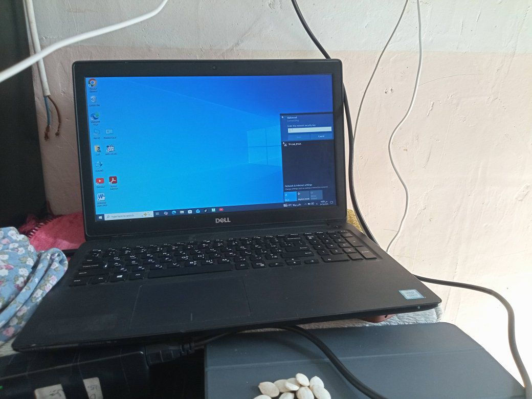 لاب توب كلش نضيف
بس بطاريه مالته ميته 
اول مااخذته جان يكفي شحن 2ساعه فوك 
بس ماستخدمه هوايه 
كل10يام شغله مره وحده فا ماتت بطاريته 
بس عل كهرباء يشتغل 
البيع  ذه شراي انتصل ***********
