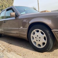 مكلف بلنشر رقم صاحب السيارة07770477876 مصطفى  للبيع مارسيدس دب موديل 8...