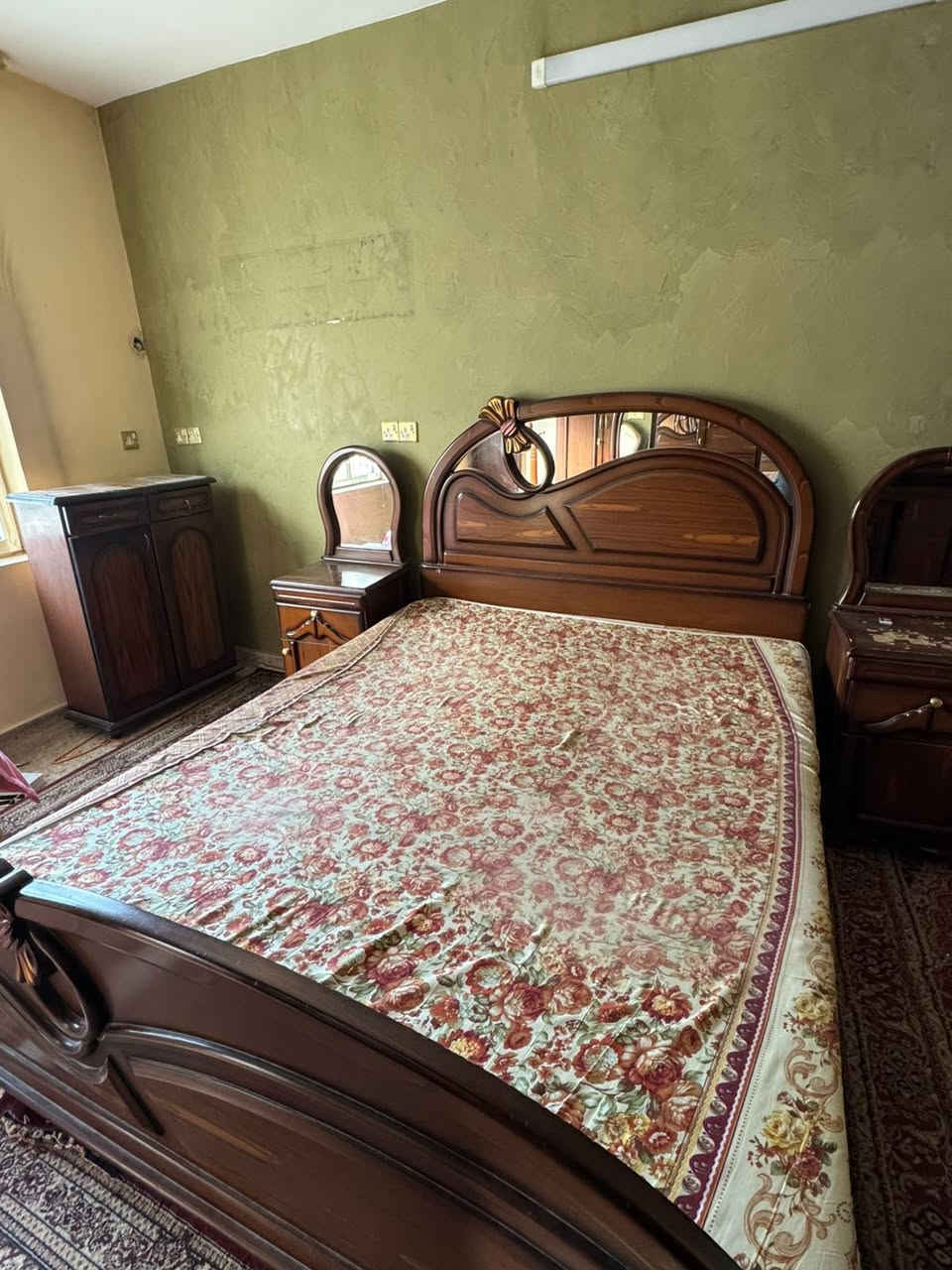 غرفه نوم تتكون من ٩ قطع الكنتور مع ملحق كبير
المكان العامرية


**إذا كنت صاحب هذا الإعلان وتريد حذفه لأي سبب، رجاءا أرسل رسالة إلى الدعم الفني**