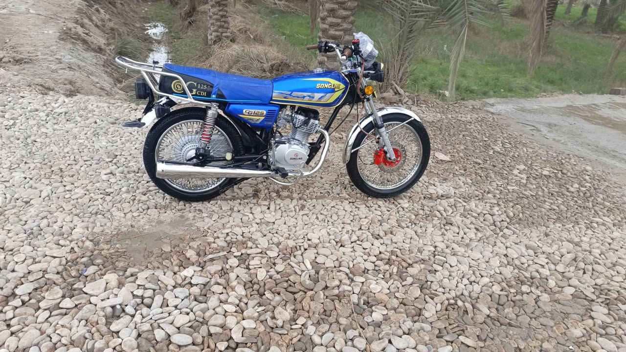 السلام عليكم للبيع دراجه تايكر موديل 27 والماكينه 25 اوراق استنساخ دراجه كفاله عامه ما بيها نقص برغي واحد على وضع الشركه دراجه ماشيه 600 كيلو سعرها 725 وبيها مجال المكان صدر الدغاره ***********
