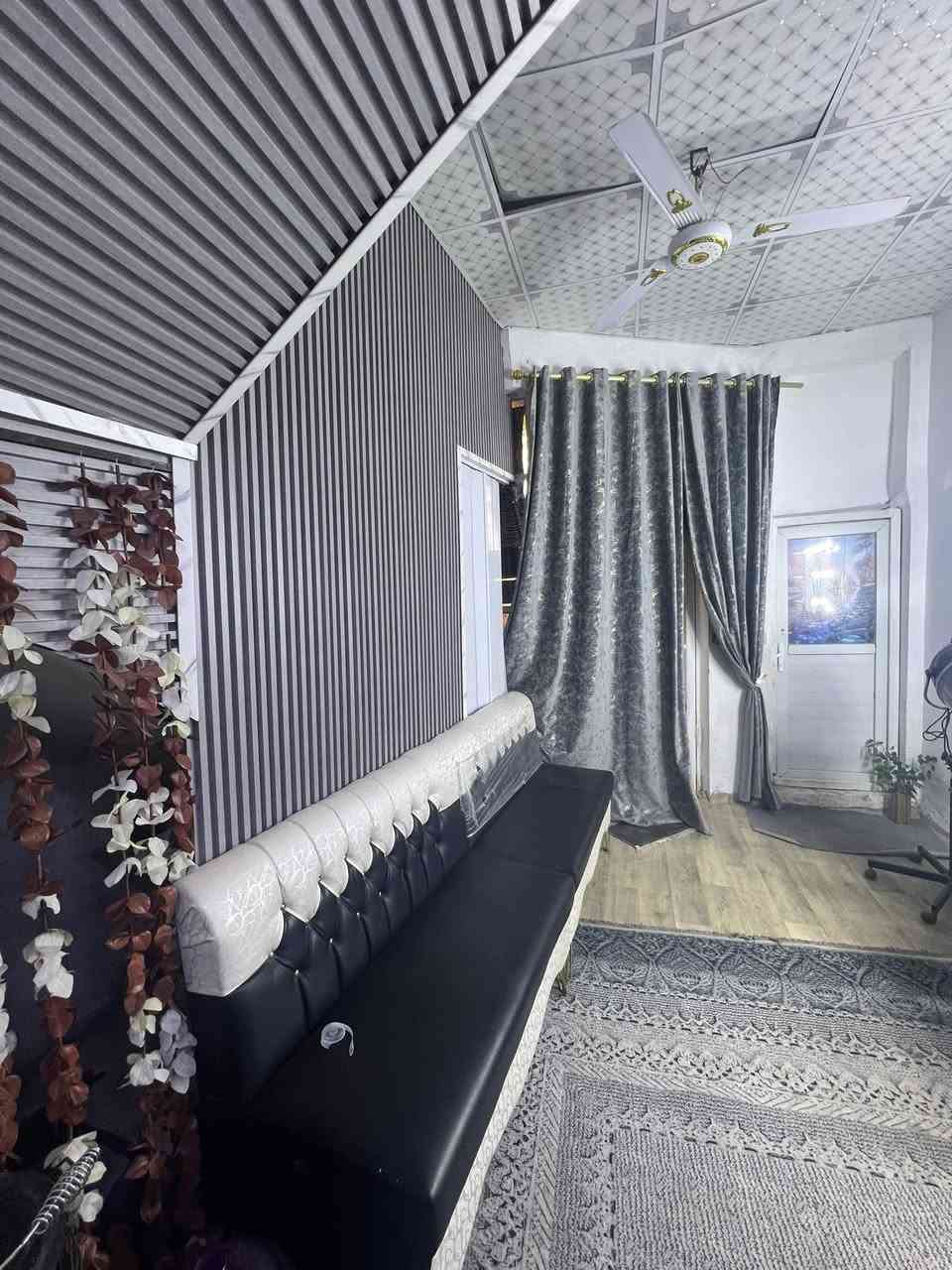 دارين للبيع طابو  زراعي سند 25 
باسمي تحويل مباشر 
الموقع / بابل بكرلي شارع محطه الغاز 
دار مع مشتمل للبيع 
مساحه الدار ١٨٠ متر 
مساحه المشتمل ٨٠ متر 
‏❤️ واجهيه الكليه ١٦ متر 
❤️النزال الكلي ١٦ متر 
🌵عرض الفرع ٨ متر 
🌳 عرض الشارع الرئيسي ٣٠ متر 
‏❤️ السعر / ١٧٠ مليون بي مجال❤️ 
*********** 
*********** 
ما متواجدً ع نت اتصل
