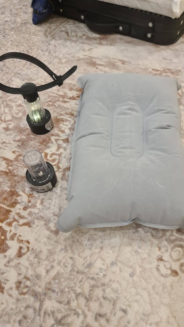 ميز كل القياسات والتفاصيل مذكور بالفديو قوي معدن حديد يصير مثل الحقيبة. مع اكلوب تعليك في وصط الخيم او على شي عدد 2
ومخدة صغيرة نفخ.. السعر مع التوصيل 20 الف خاص او على الرقم ***********
