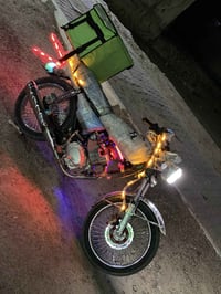 دراجه مقفوله من كل شيء سعرها 700 وبها مجال. 25 07893944250