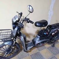 للبيع دراجة كهربائية بطارية ليثيوم السعر 230 الف بيها مجال بسيط 078235...