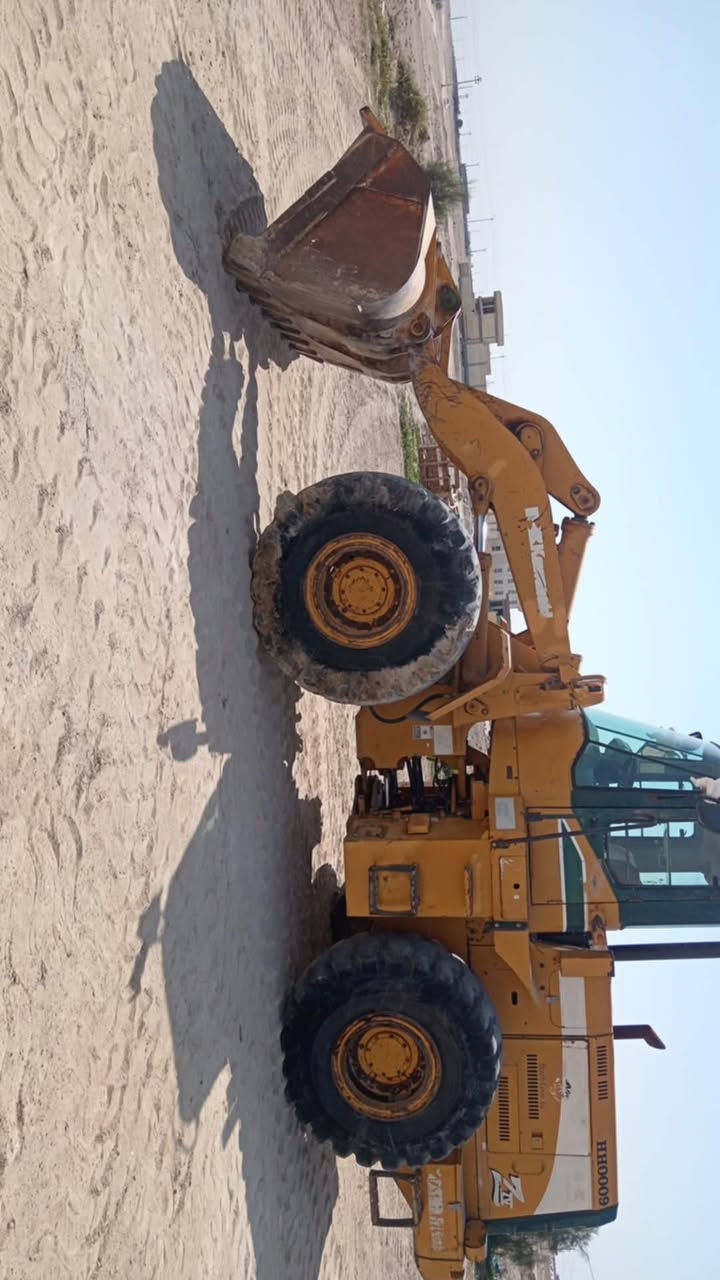 السلام عليكم ورحمة الله عيدكم مبارك وكل عام وانتم بحفظ الله ،،كاوسكي حجم 80موديل 2000رقم بصره مكينه گير واكسنات وصبغ ع الشركه محرك بالصندوك لاتنقيص ولاتبخير ولا حماوه السعر 4دفاتر ومن الله التوفيق هـ***********
