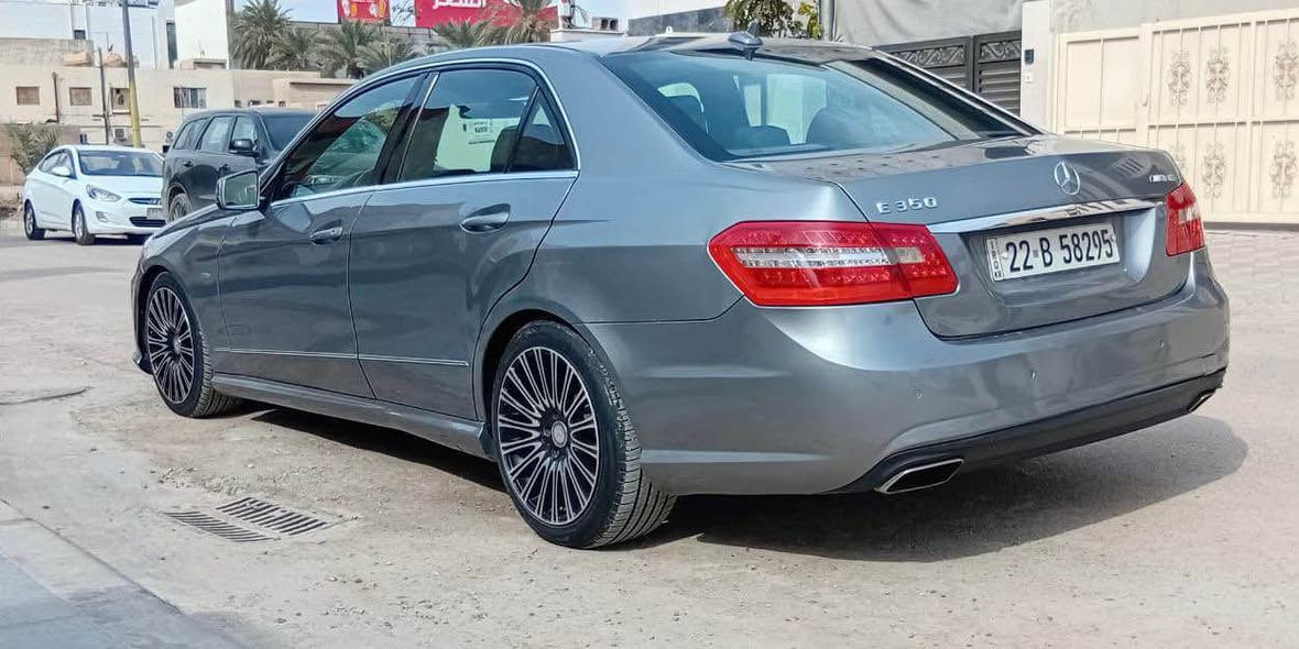 السلام عليكم 
رجاء اقره العلان يله تخابر 
السعر 125ورقه 
رجاء فقط بيع نقد ومستعجل 
مرسيدس E350 تفس طبيعي موديل 2011 وارد الماني فول عدا الفتحه تو ويل اصل محرك V6 مبدل جديد 
رقم اربيل جديد باسمي تحويل مباشر السياره جاهزه بدون اي نقص 
حادثة جاملغ جهه السايق بيه 4 قطع صبغ من ضمنهن القماره ومكانات بارد صغار سوناره موجود (ابيعك صبغ عام ) اكفله من الگلبه والكص وشاصي ولغد ودواخل وتحويل 
مكانه اليرموك 4شوارع *********** بغداد, العراق
