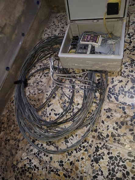 سلام عليكم جنج مع قاطع دوره مع جهاز امبيريه مع كيبل اربع خطوط وبي تحويل ‏‪***********‬‏
