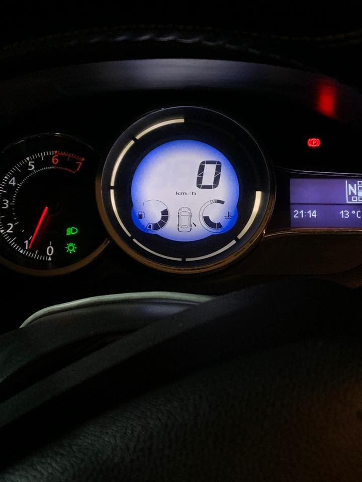 سيارة رينو فلوانس موديل 2015
ماشي119الف 

كير مكينة كفالة

سنوية باسمي جديد 

سيارة جاهزة مابي اي نقص

تبريد كهربائيات كاملة

باب سكن صبغ باقي مكفول

عنوان كركوك

***********للاستفسار
