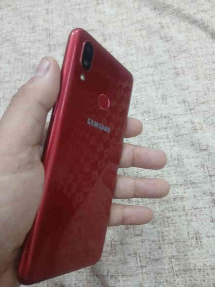 موبايل A10s.  نضيف جدا  غير داخل تصليح ابد  مع كارتونته  رايده ب٥٠  مكاني الشعلة  ***********
