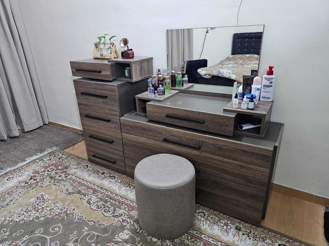 غرفه نوم تشمل
كنتور ٦ بيبان ، ميز تواليت وطابوريه، مجرات، مرايه وكوميدي
السعر مليون و٣٠٠ وبيه مجال
المنطقه كربلاء - شهداء سيف سعد
رقم التواصل
***********
