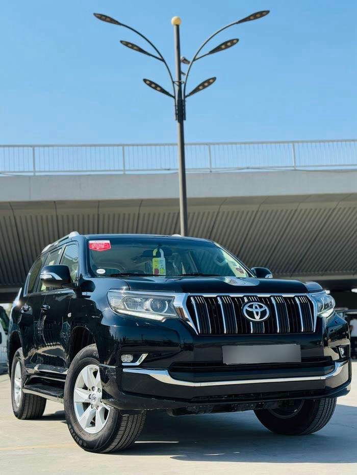 السلام عليكم 
تويوتا برادو 2020 TXS فول مواصفات وكالة SAS ساس محرك 6 سلندر V6 لون اسود كفالة من الصبغ عدا بارد بسيط بالحافة البنيد و الجاملغ و تكحيلات بسيطة بدون صبغ بدون ضربه 
السيارة ماشية 81 الف حقيقي جديدة جداً رقم اربيل دولي تحويل مباشر
المواصفات :
لايت زنون داينمك متحرك
لد نهاري
شاشة كبيرة + كاميرا
كراسي كهرباء 2
فتحة سقف
دبل تانكي
كشنات جلد بيجي
بصمة
ثلاجة
تحكم ستيرن + كروز سرعة
مانع انزلاق و فور ويل
شاحن وايرليس
تبريد 3 قطع + تبريد شاشة
مري شفط 
تشغيل عن بعد 
السعر : 385 ورقة و بيها مجال بسيط جداً
للأستفسار : ***********
مكان السيارة : بغداد الدورة بغداد, العراق
