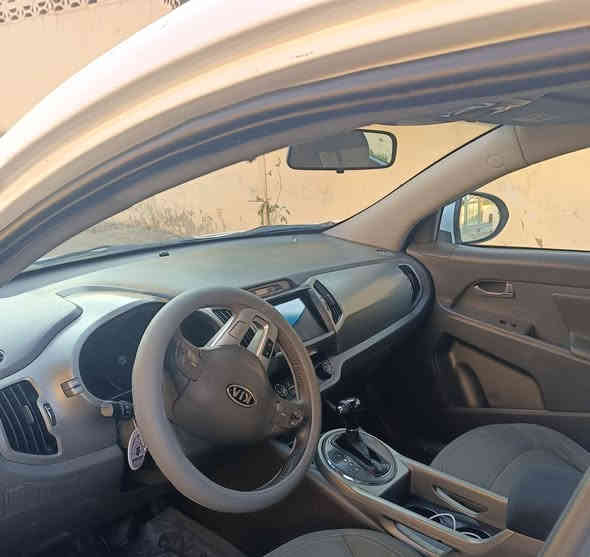 سيورتج 2011.. السعر.130..صبغ احزام..بدون دواخل..محرك 20.خليجي..رقم اربيل سنويه جديدة.. بسمي
