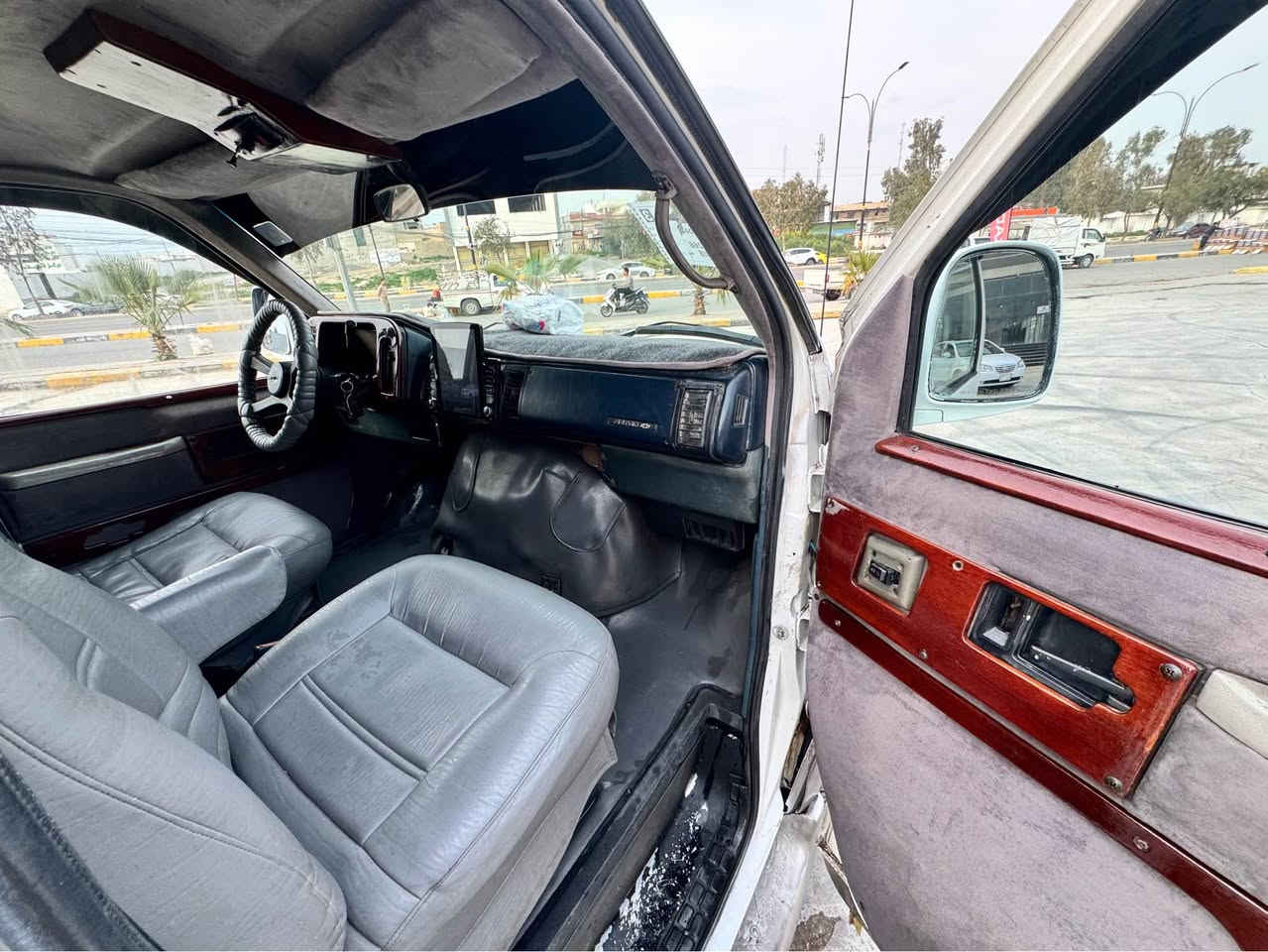 شوليف جيمسي استرو(ساندي بيل )شاصي قصير قنبوره مكينه كاز ٢٧٠٠كير اصلي تعليك  صبغ عام جماليه داخل جلد دوشمه جديده طخم خلفي امامي طخم تايات باتري جديد وايرمنيه كامله رقم نينوى باسمي شرط الوكاله والتحويل بيع او مراوس وترهم مقدمه اقل شي ٢٥السعر ٦٠وبيها مجال موصل حي العربي سياره نضيفه وجاهزه دينار متصرف عليها ***********/*********** موصل, نينوى
